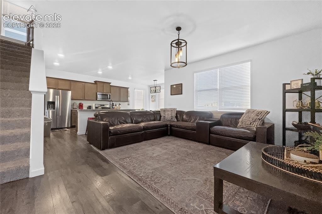 6977 Maidford Drive – photo 2