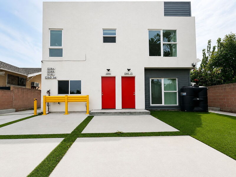 1260 1/2 Leighton Avenue – photo 1