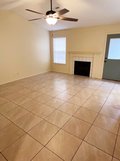 2518 Lost Springs St – photo 2
