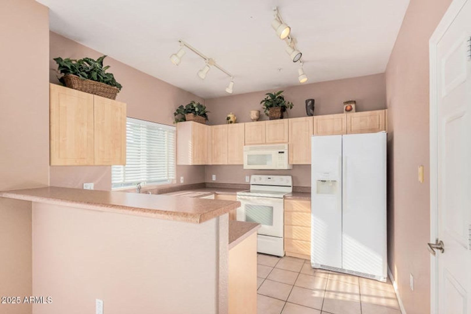 7401 W Arrowhead Clubhouse Dr 2062 2 Bed 2 Bath Gated Community – photo 5