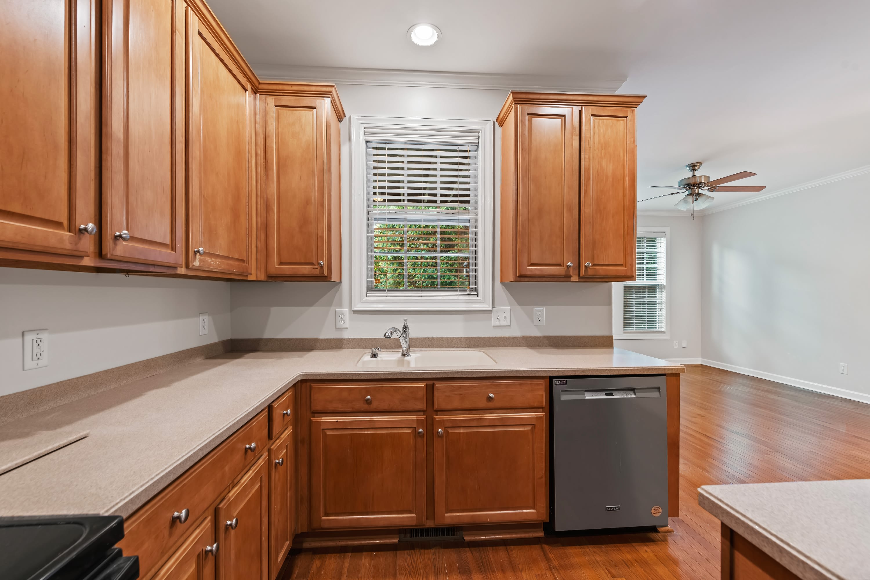 3645 Edgemont Drive – photo 5