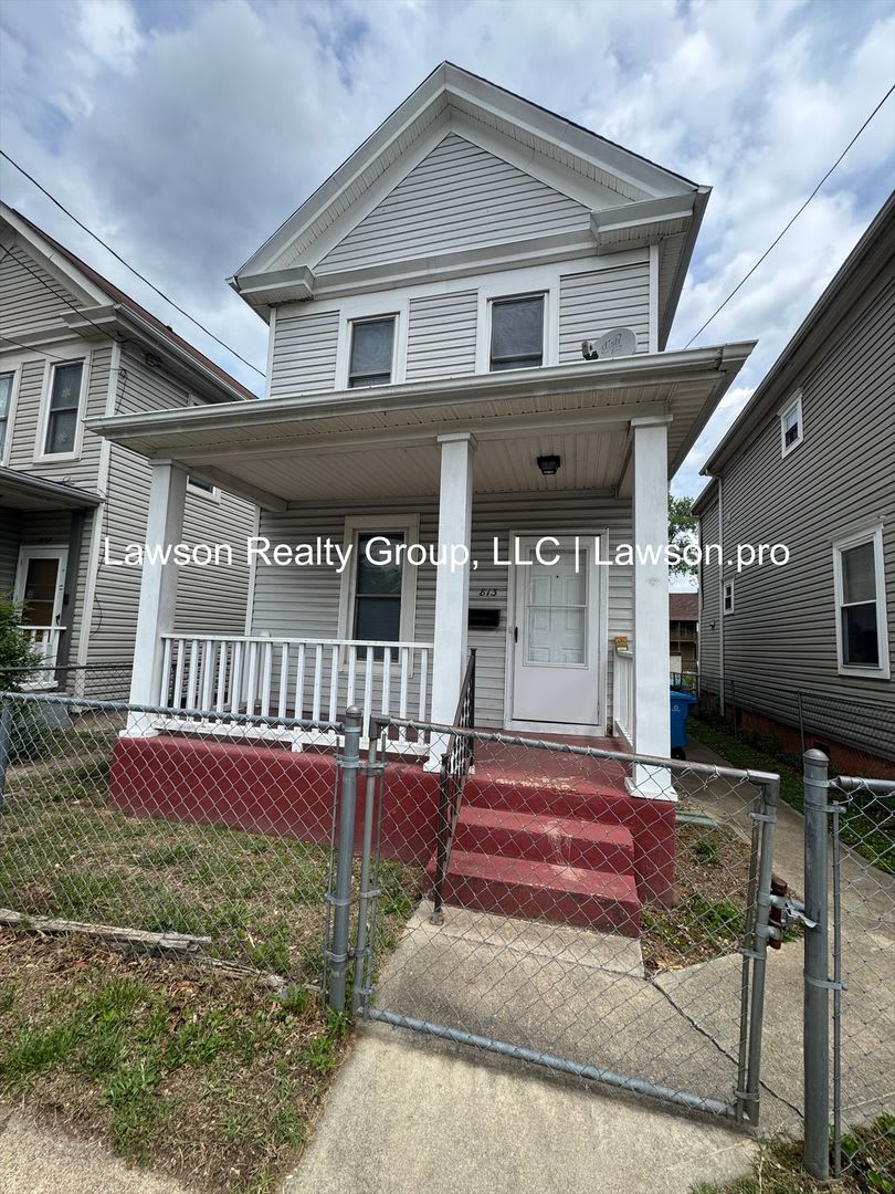 Newly Updated House with Fenced Yard – photo 3
