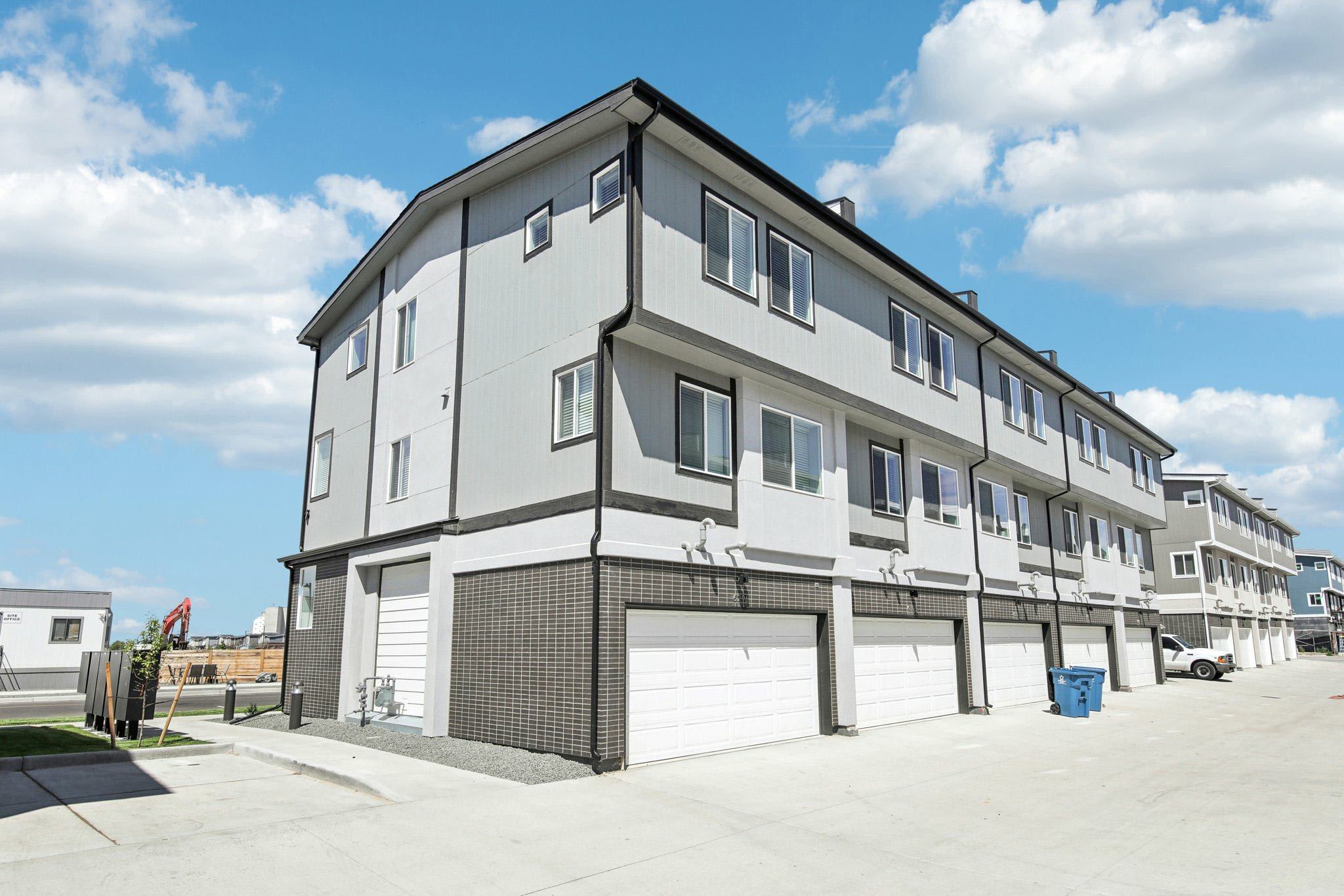 The Rowhomes at Greyhound Park – photo 5
