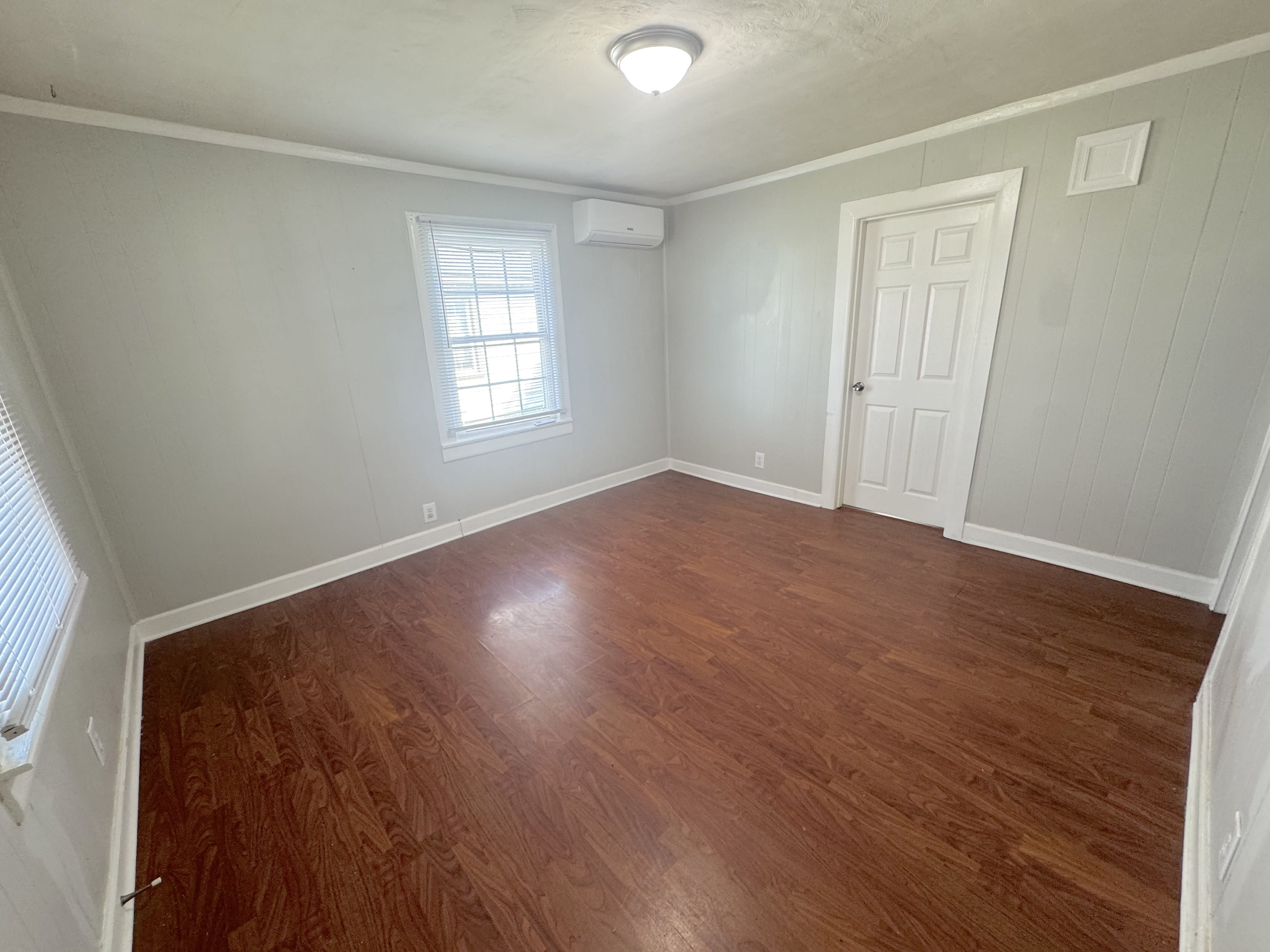 104 Cushing St – photo 1