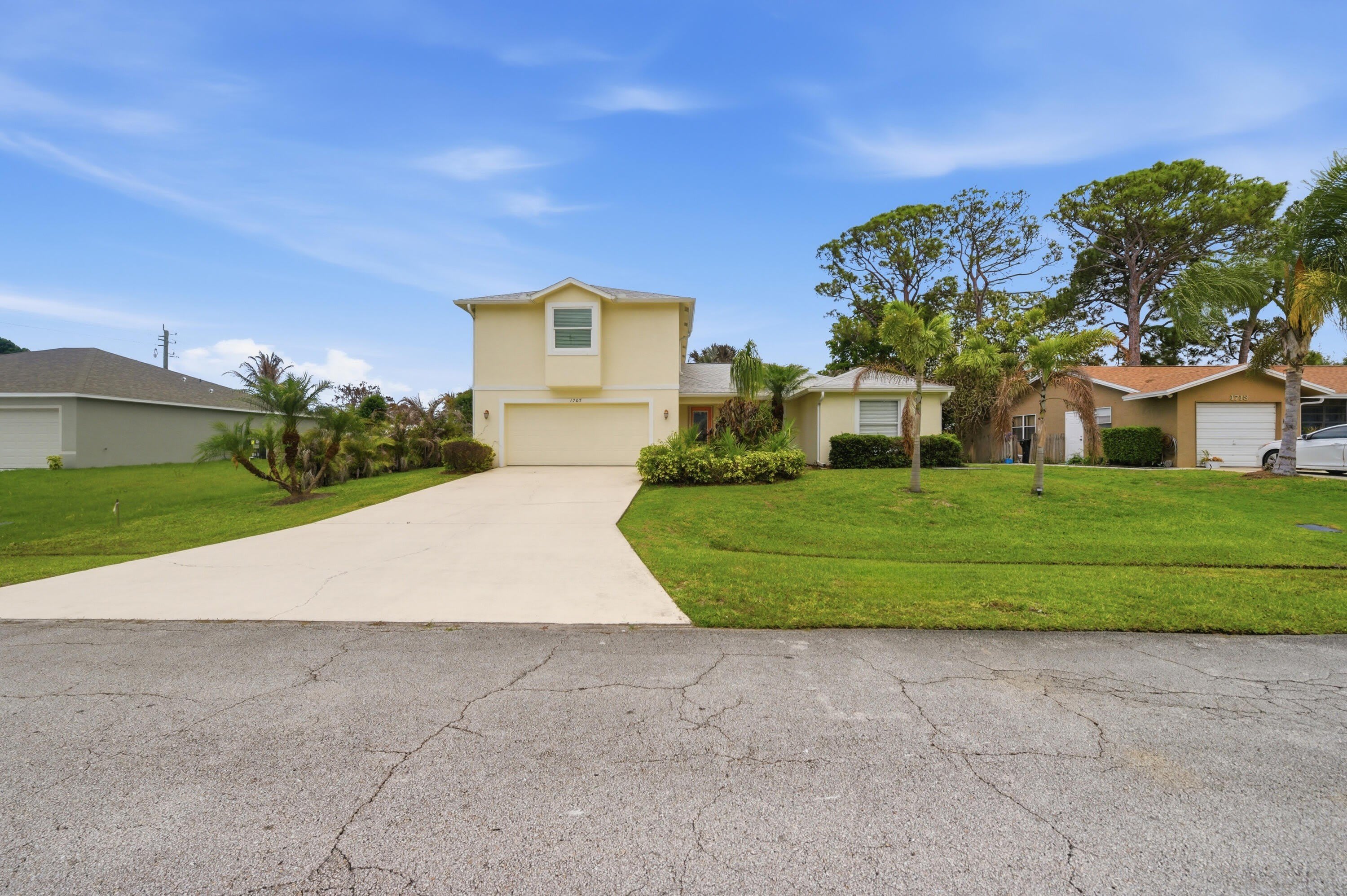 1707 Se Manth Lane – photo 1