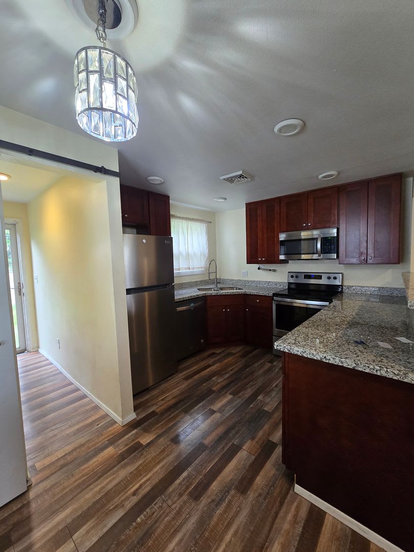 Adorable 2 Bedroom – photo 5