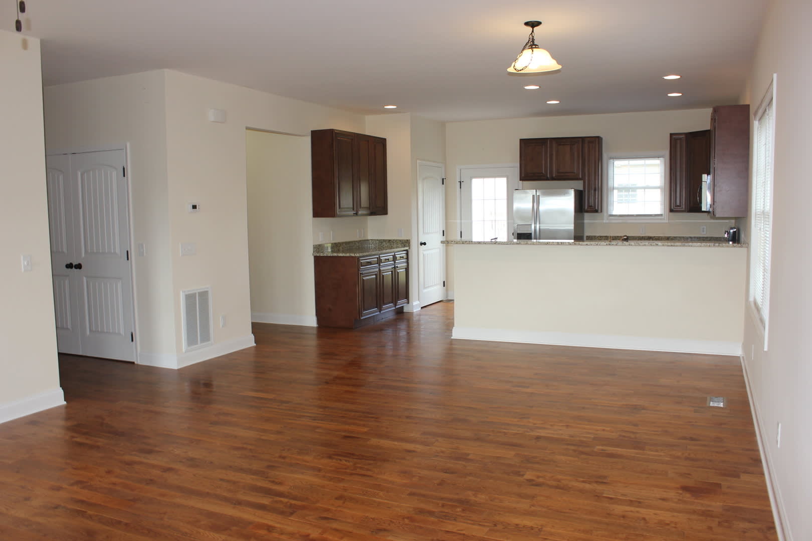 Duplex In Turner Ashby School District – photo 4