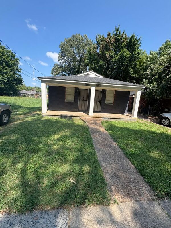1346 Hyde Pk Blvd – photo 1
