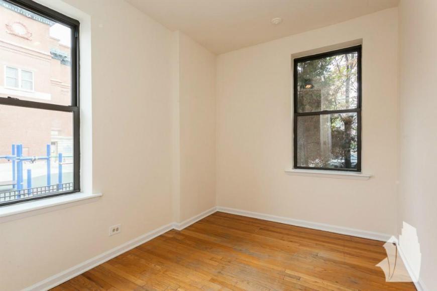 3145 North Kedzie Avenue – photo 2