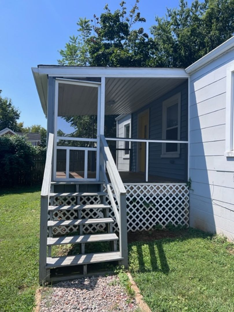 2 BR Belmont Area Cottage Heart of Downtown – photo 3
