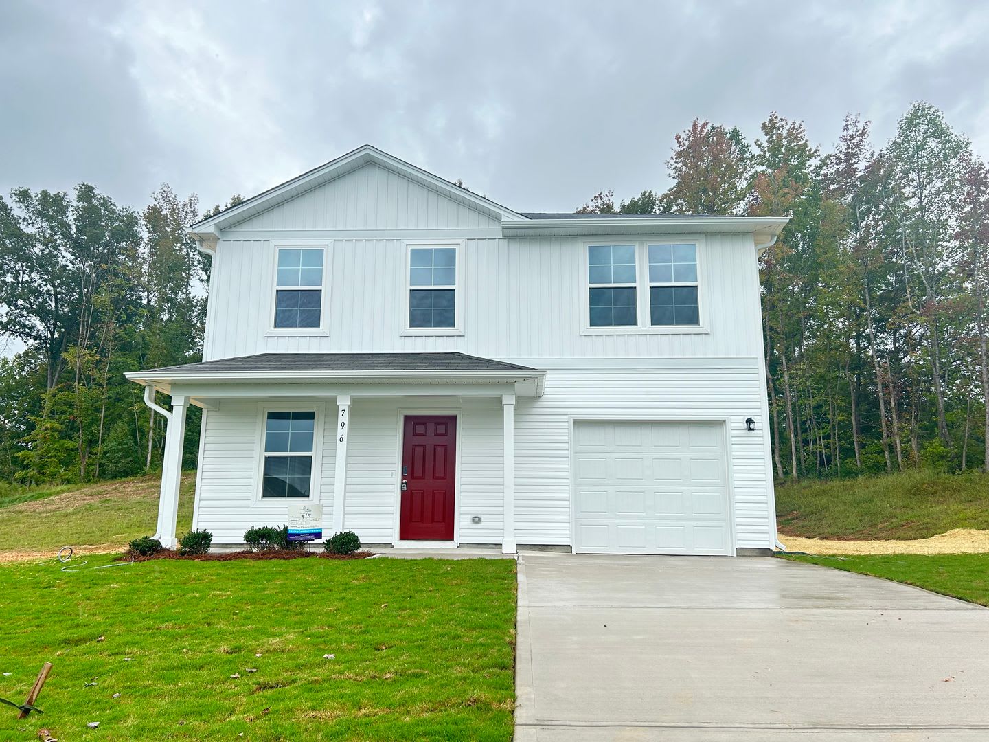 Like New 2 Story 4 Bedroom 2 5 Bath Home In The Windcrest Acres Community In Asheboro W 1 Car Garage Large Yard – photo 1