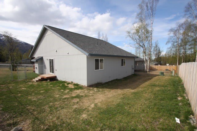 4 Bedroom Ranch Home in Eagle River! – photo 3
