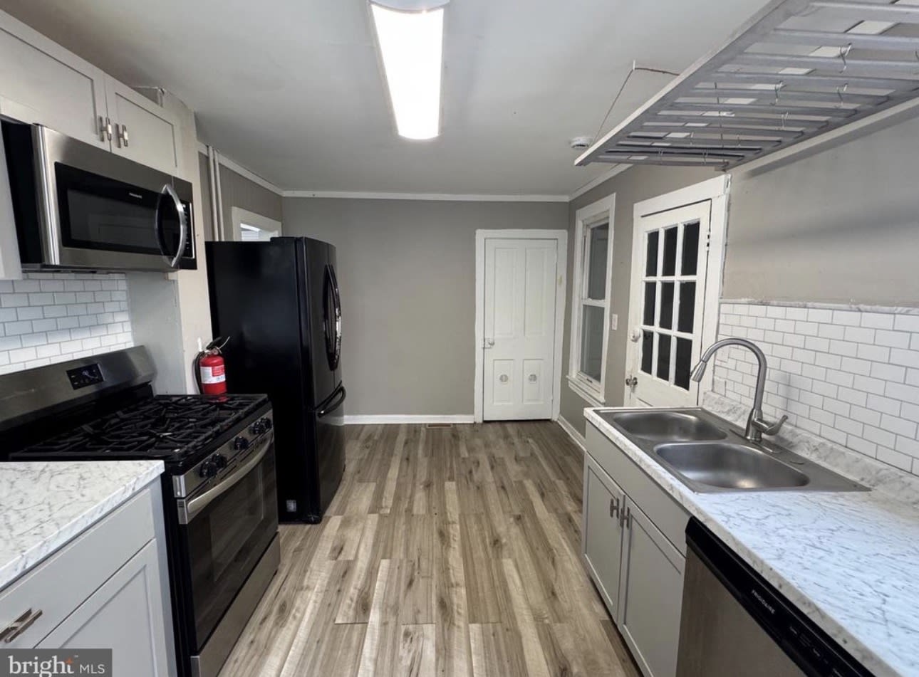 223 S 4th St – photo 1