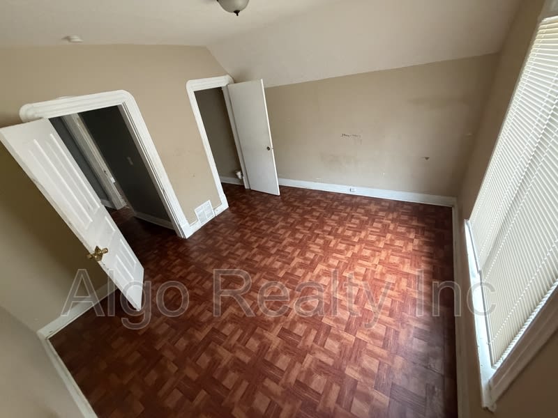 2647 Fremont Ave N – photo 5