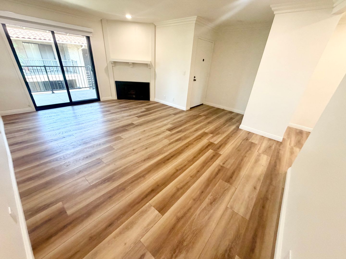 Beautifully Updated 2 Bed, 2 Bath Condo in Pasadena – photo 2