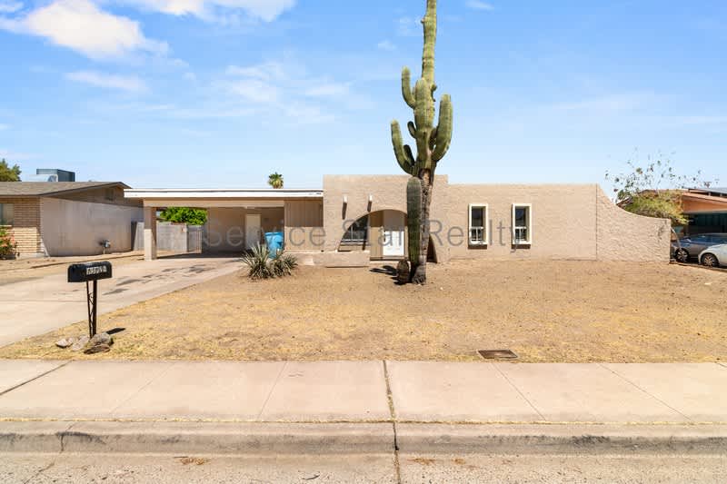13027 N 28th St – photo 2