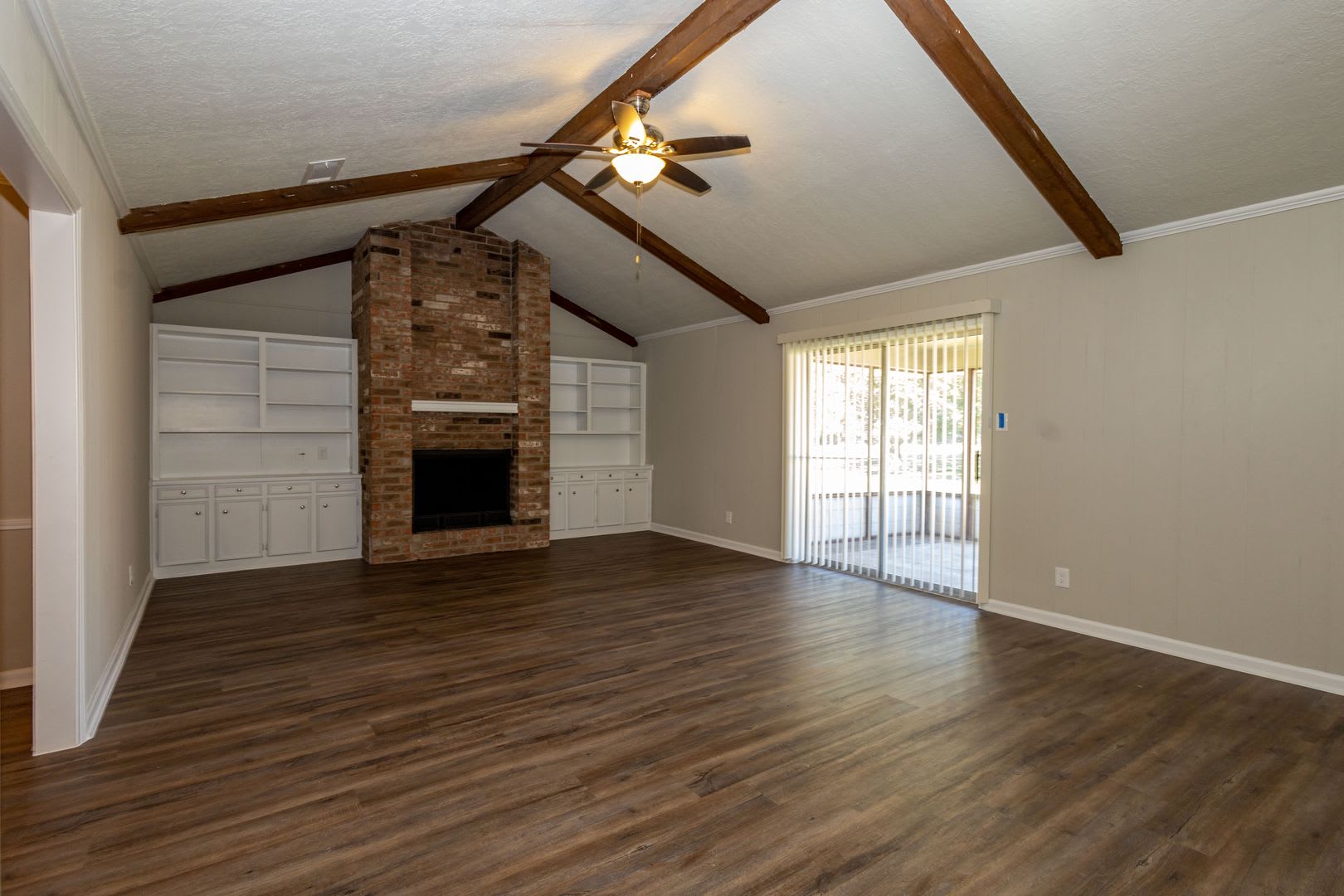 3 Bedroom, 2 Bath, Attached Garage. Dont let this one slip by. – photo 3