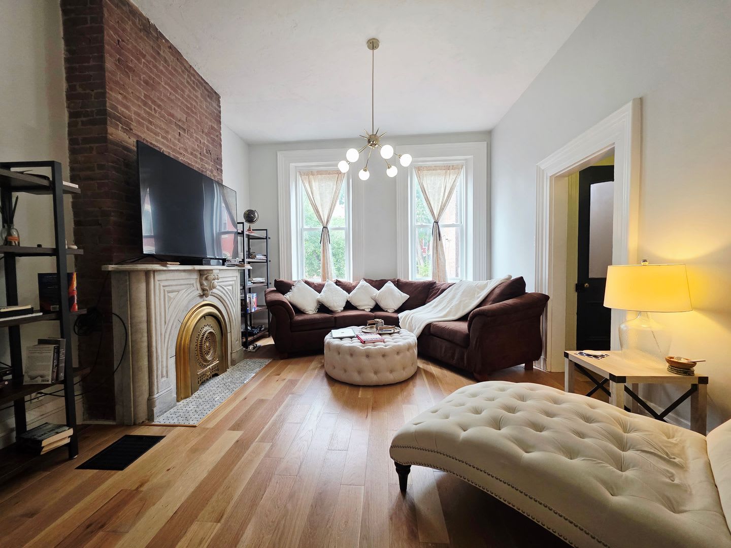 Renovated Manchester Gem With City Views Modern Upgrades 3 Beds 1 5 Baths – photo 4
