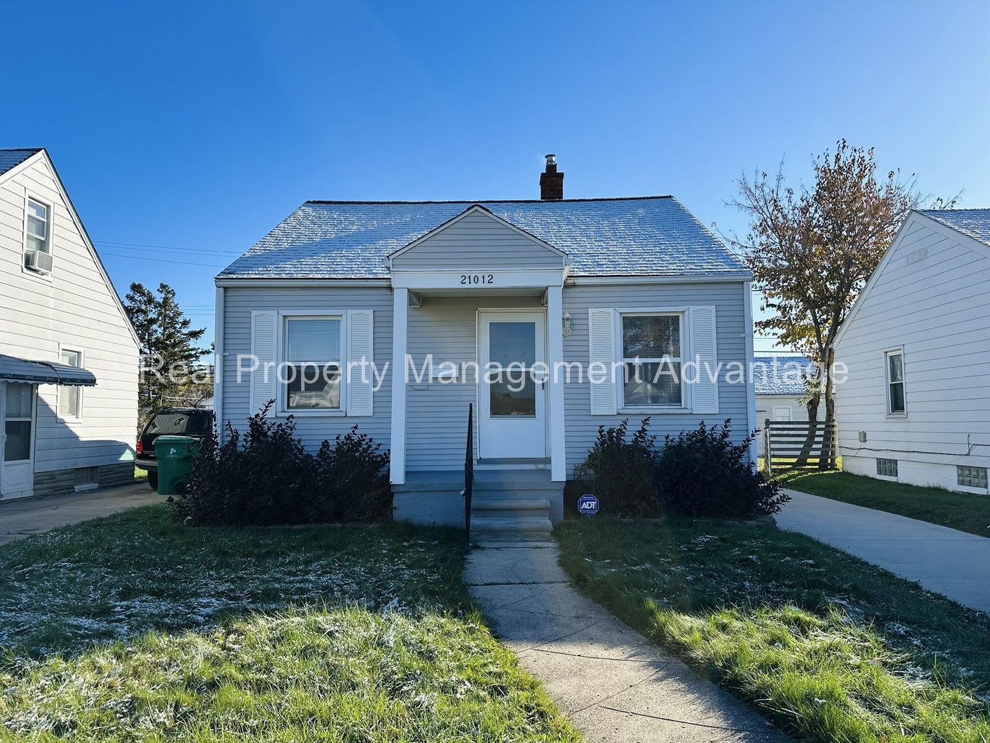 No Deposit Required! Meticulously Maintained with 2 Beds/Basement/Garage! – photo 1