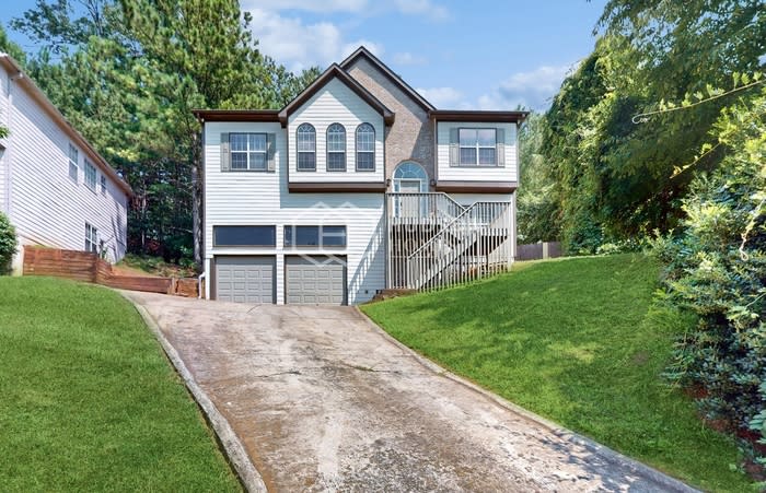2620 McGuire Drive – photo 3