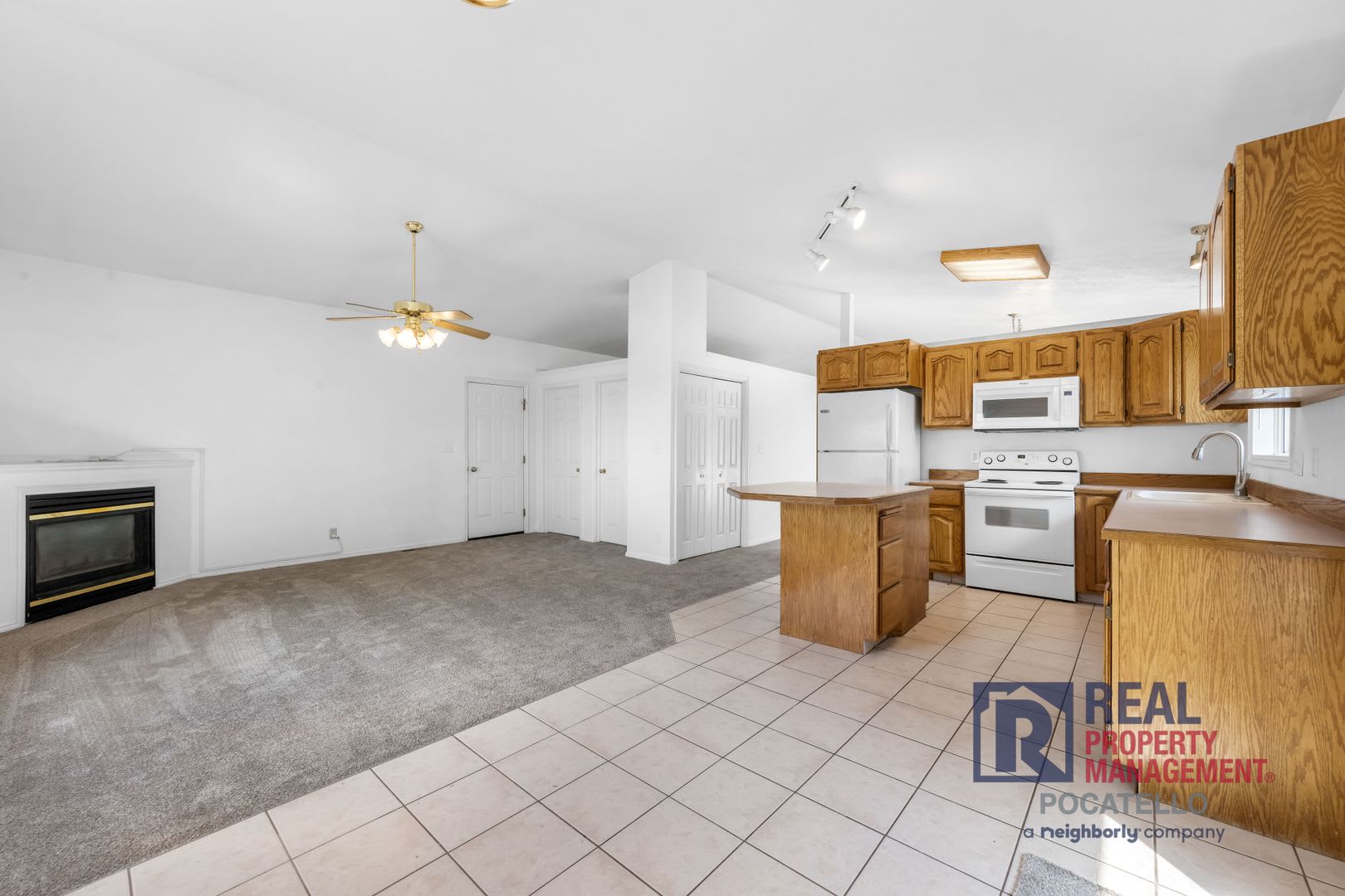 Beautiful 4 bed 2 1/2 bath – photo 5
