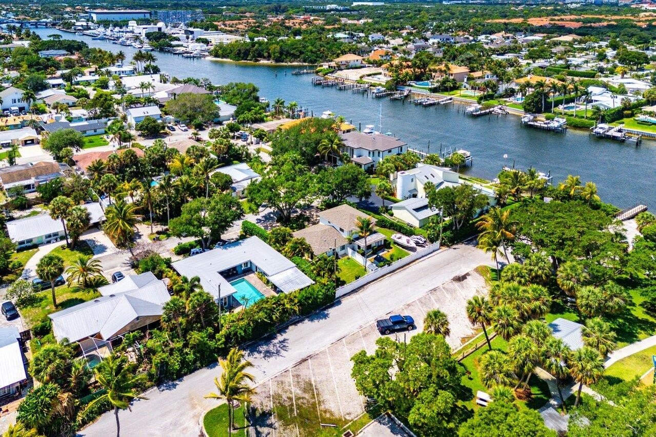 2103 N Palm Circle – photo 2
