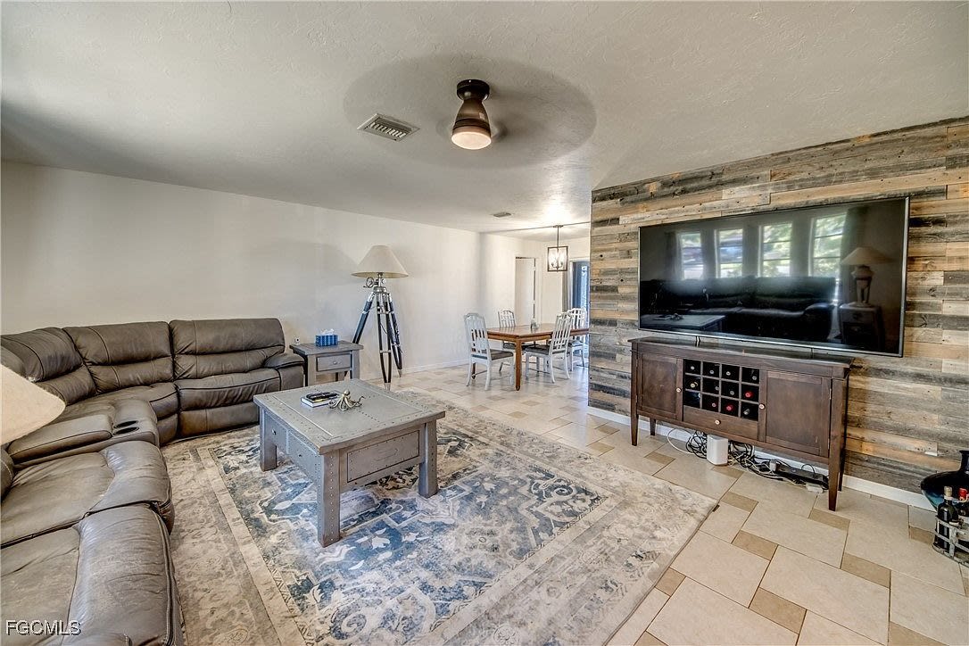 5344 Malibu Ct – photo 5