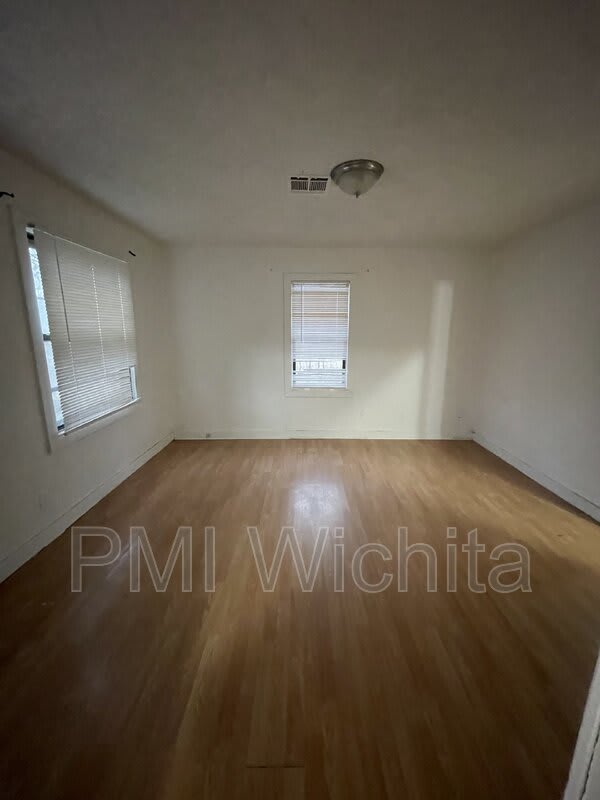 420 S Kessler St – photo 4