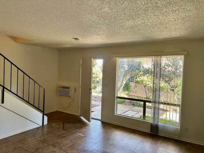 2437 Daphne Place – photo 2