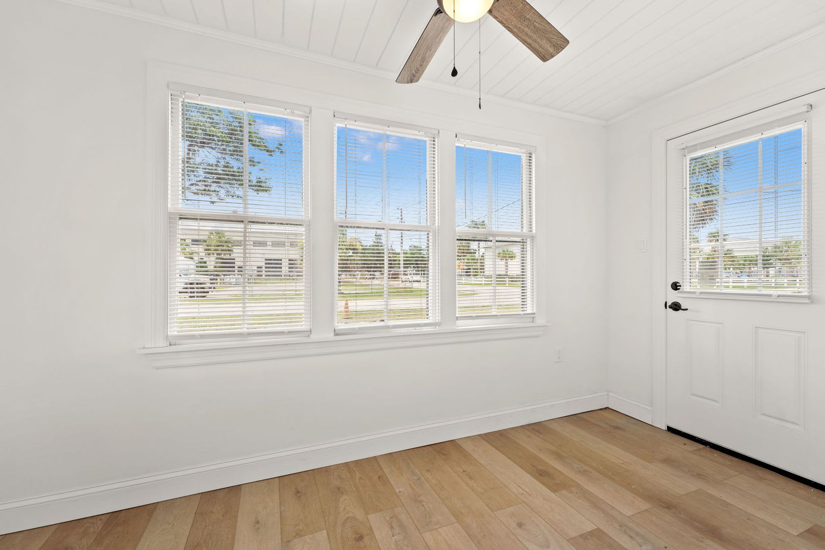 2 Bed 1.5 Bath Jax Beach – photo 4