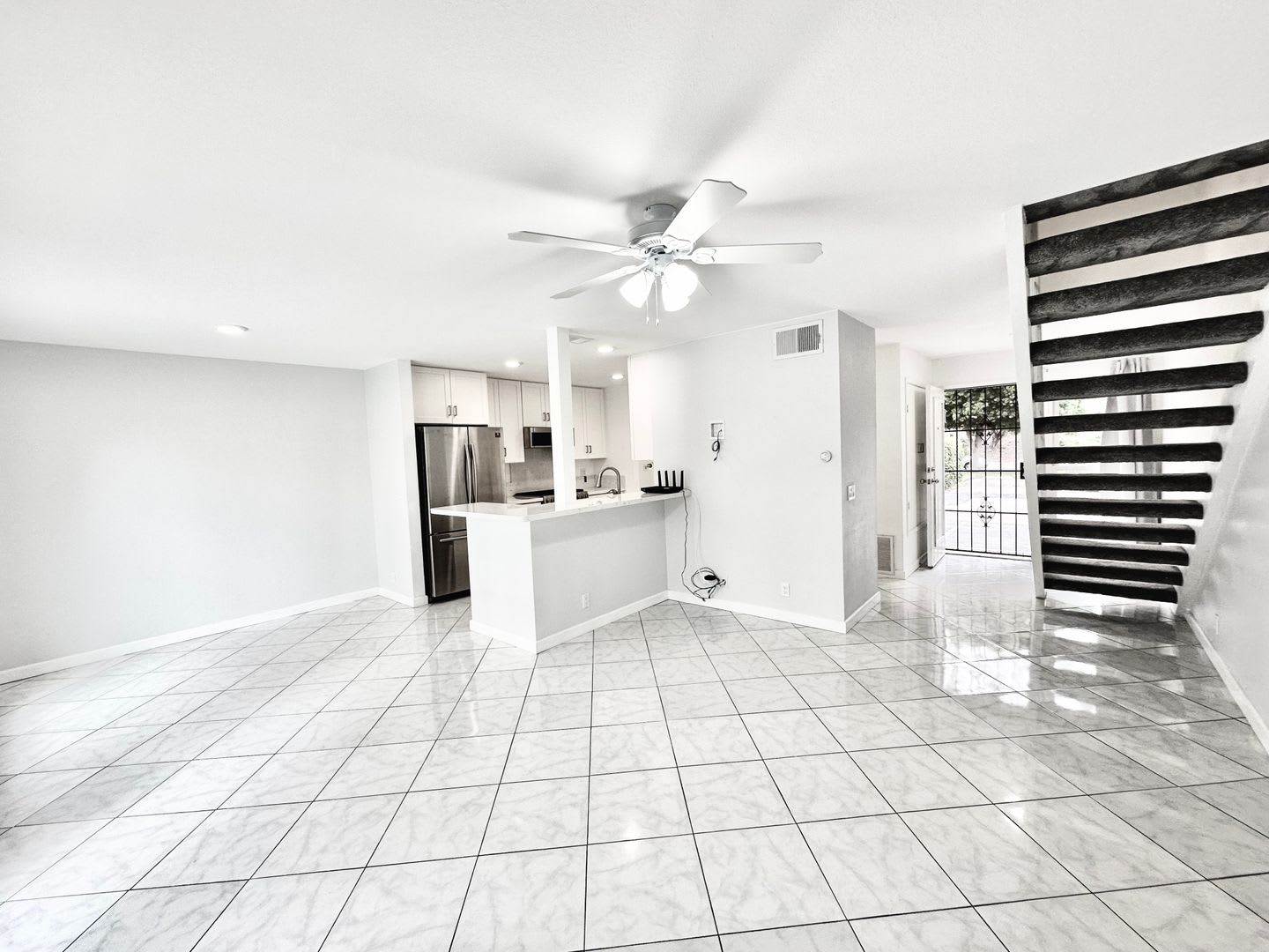 FOR RENT – photo 4