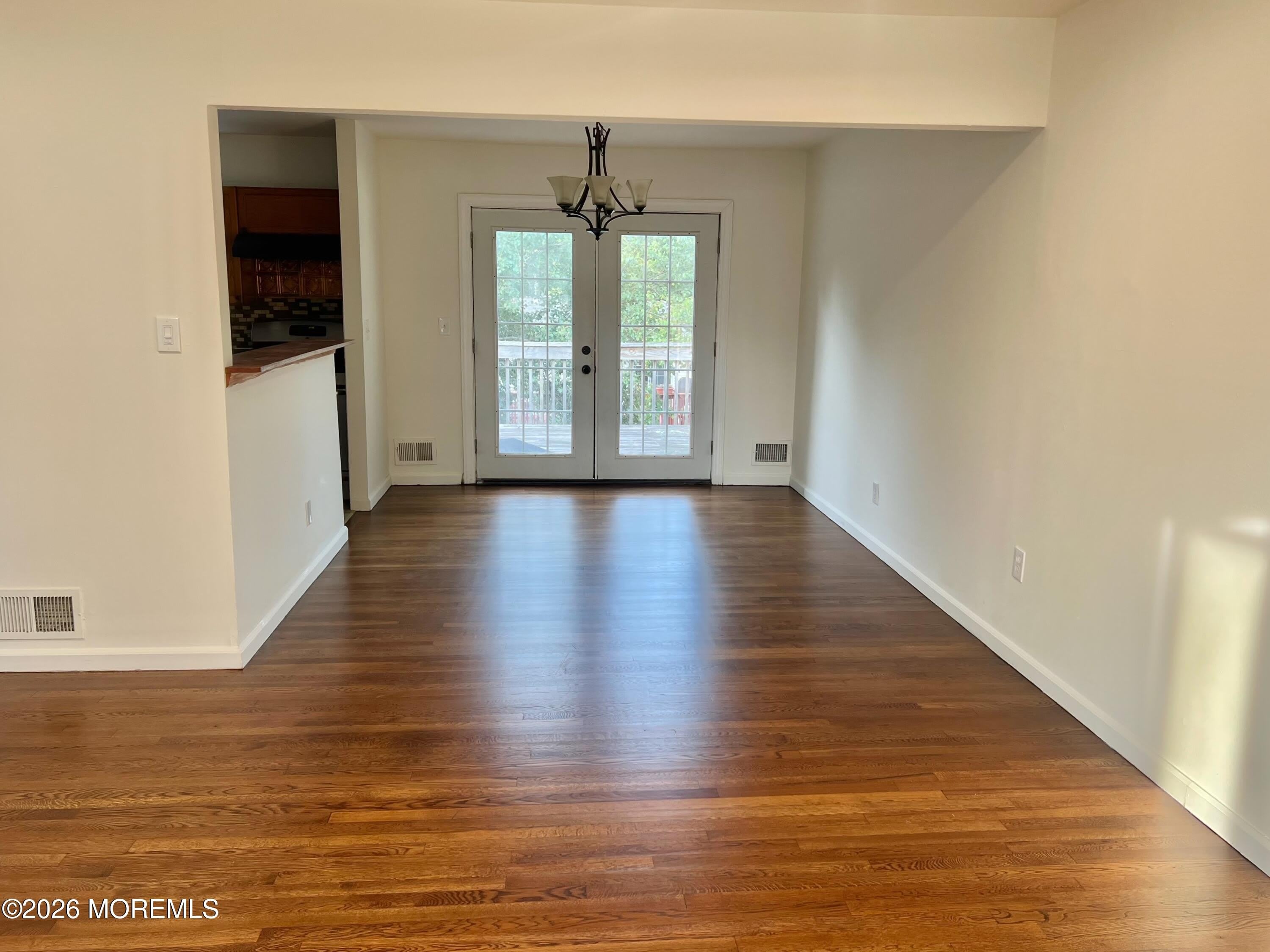 12 White Drive – photo 5