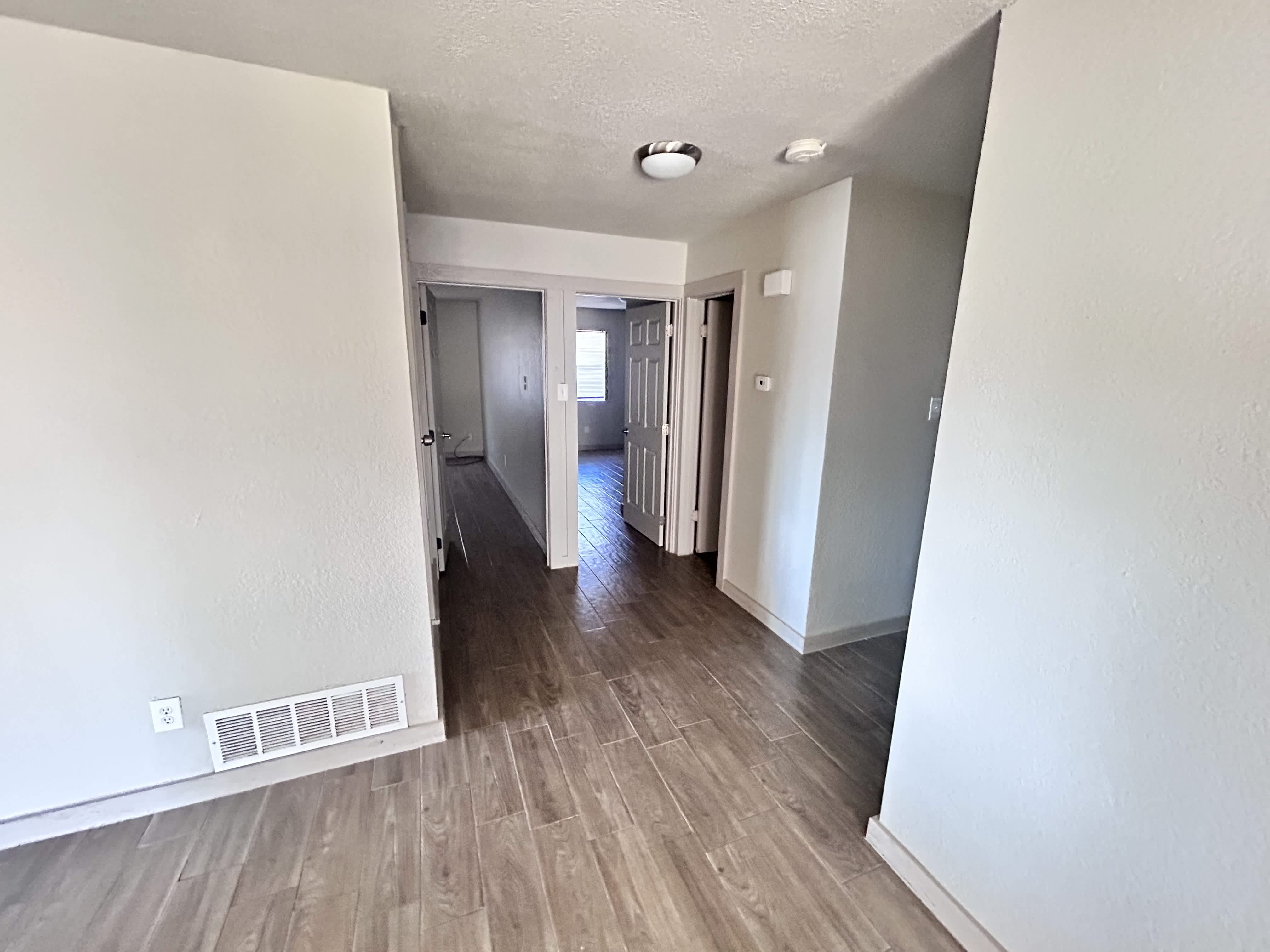 5001 Greenlee Dr – photo 4