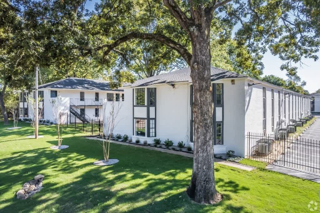 Campus Heights – photo 1