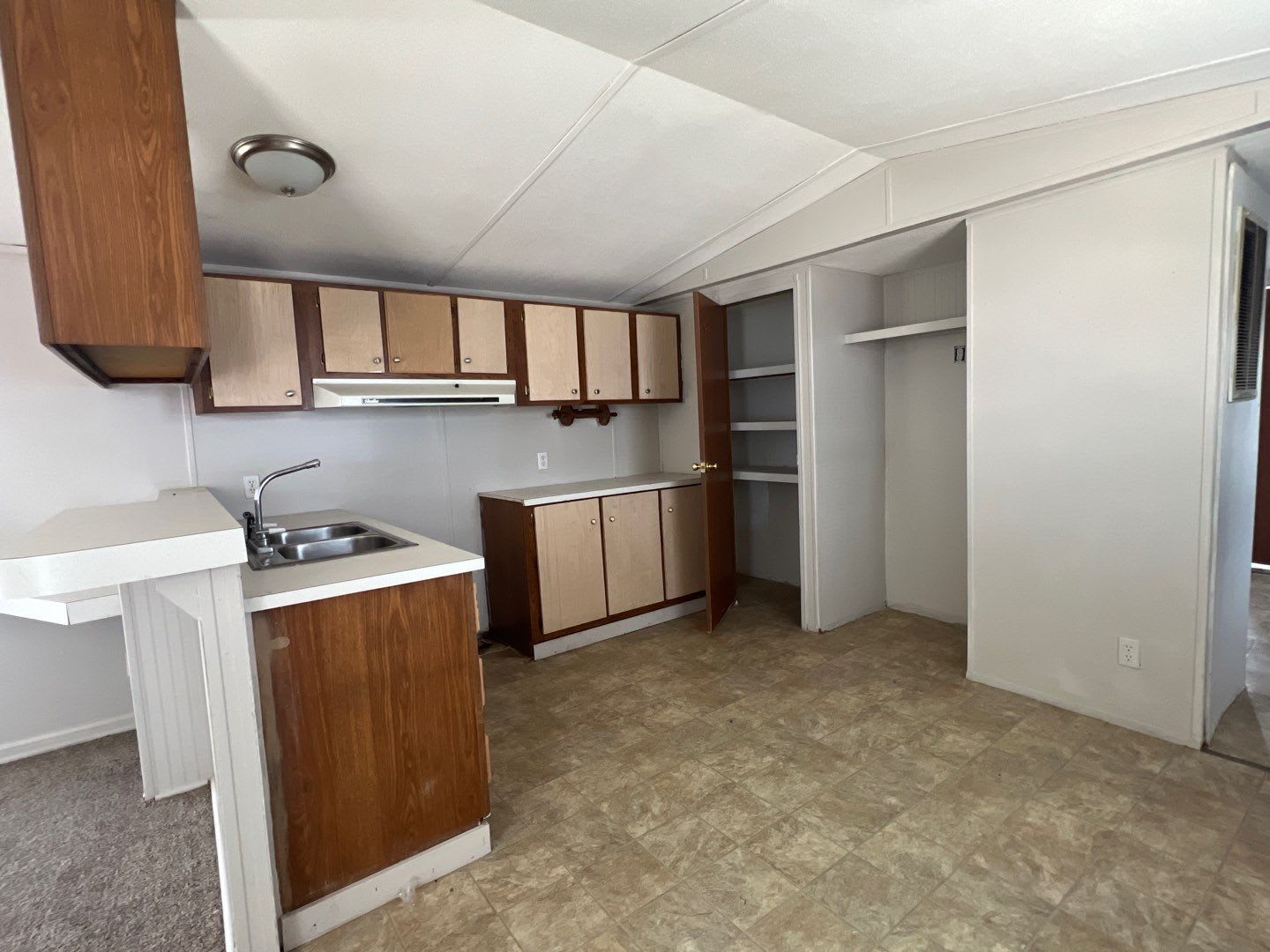 270 South Walnut Street – photo 3