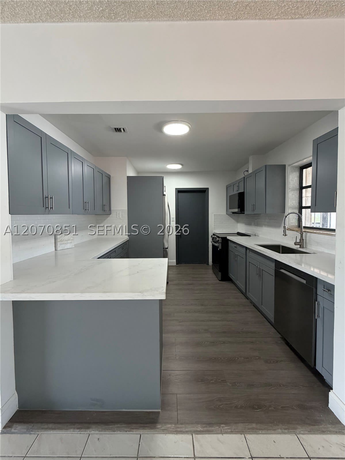 4175 SW 87th Ave – photo 4