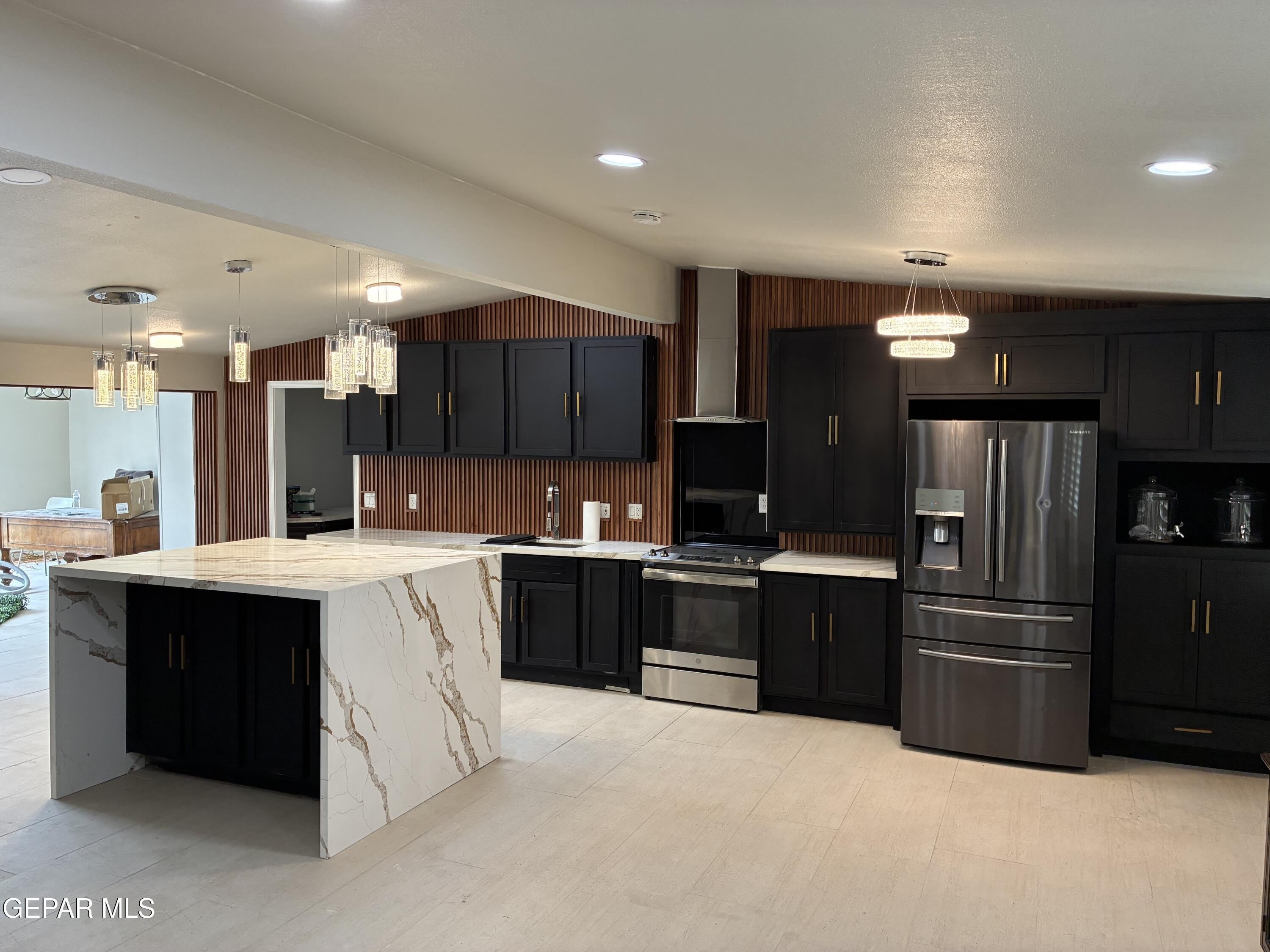 8316 W H Burges Drive – photo 5
