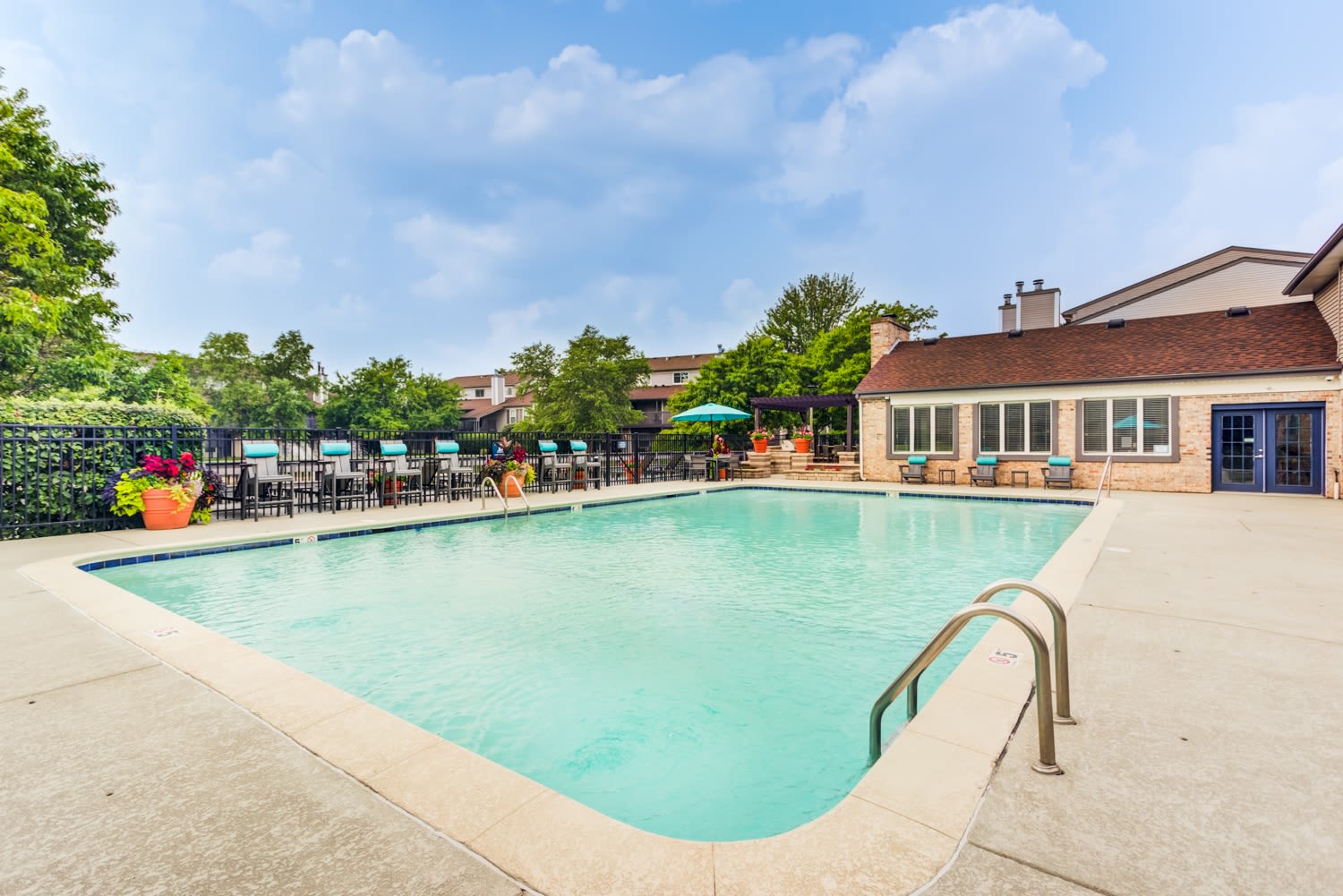 Haven on Long Grove Apartments and Townhomes – photo 1