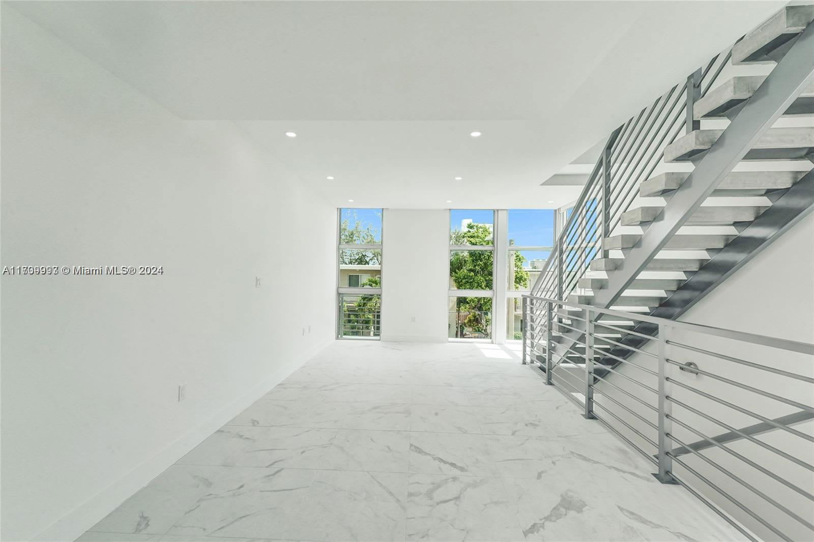 7645 Carlyle Avenue – photo 2