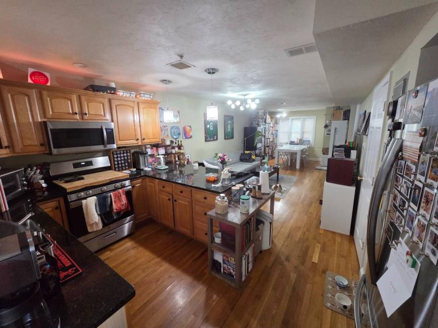 124 West 7Th St – photo 2