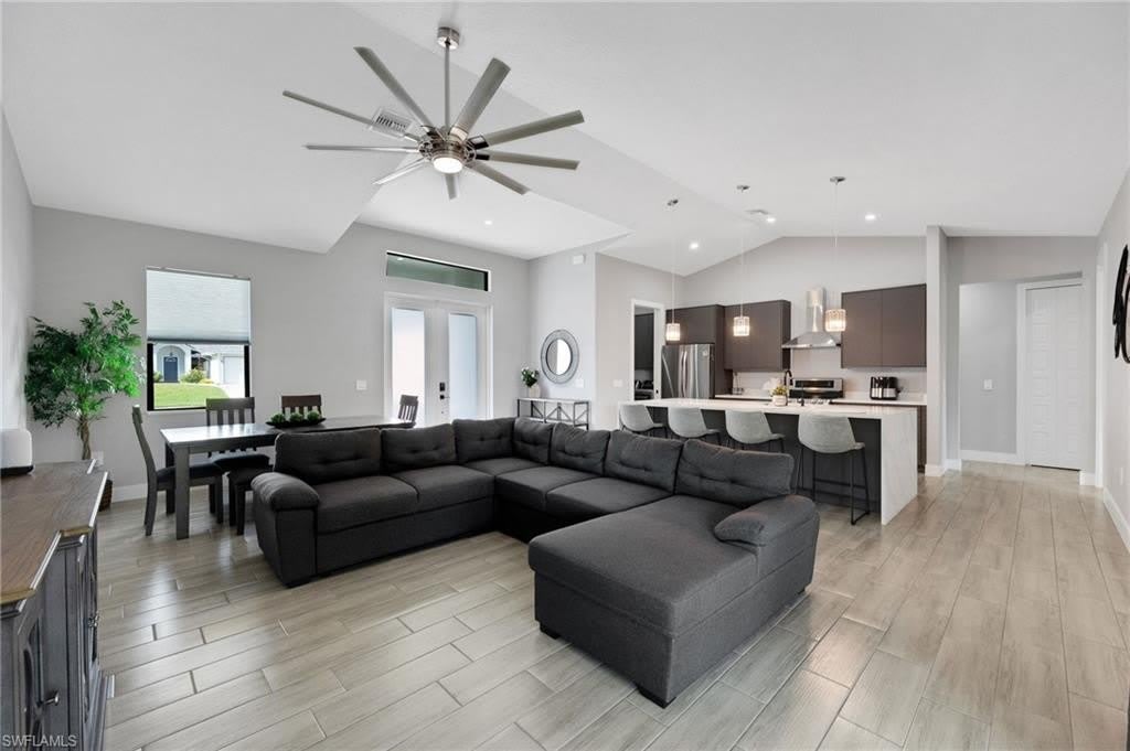 4618 Catalina Ln – photo 3