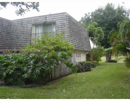 2060 SW 90th Ave – photo 1