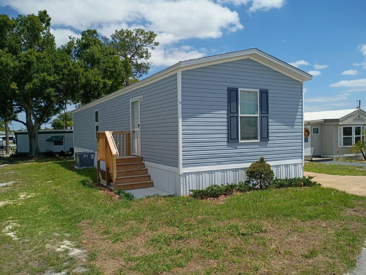 10 Center Isle – photo 1