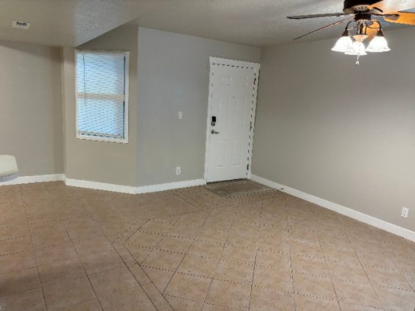 Beautiful Ground Floor Condo Near UVU & I-15 – photo 2