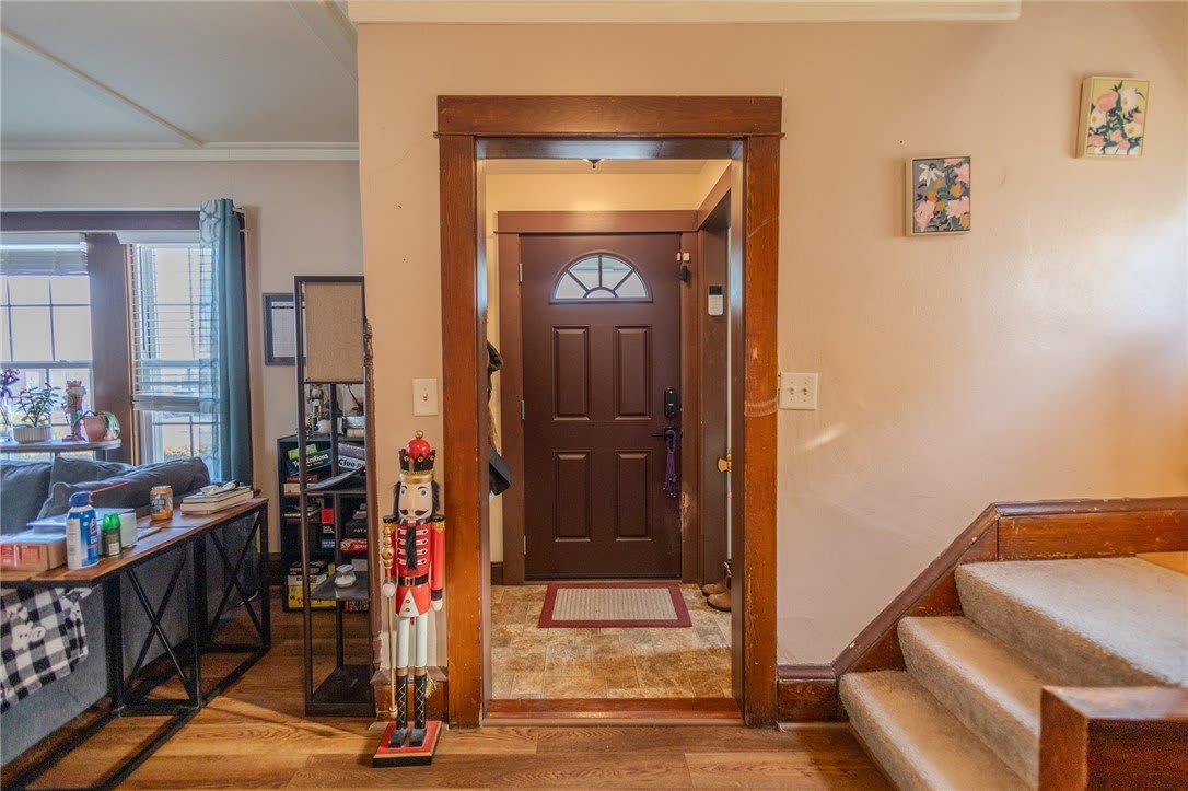 220 Kingsbury Avenue – photo 3