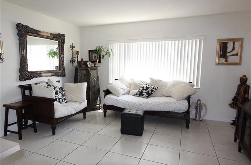 2230 Northeast 56th Place – photo 1