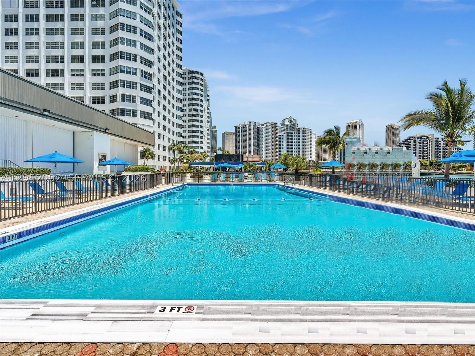 825 Brickell Bay Dr – photo 2