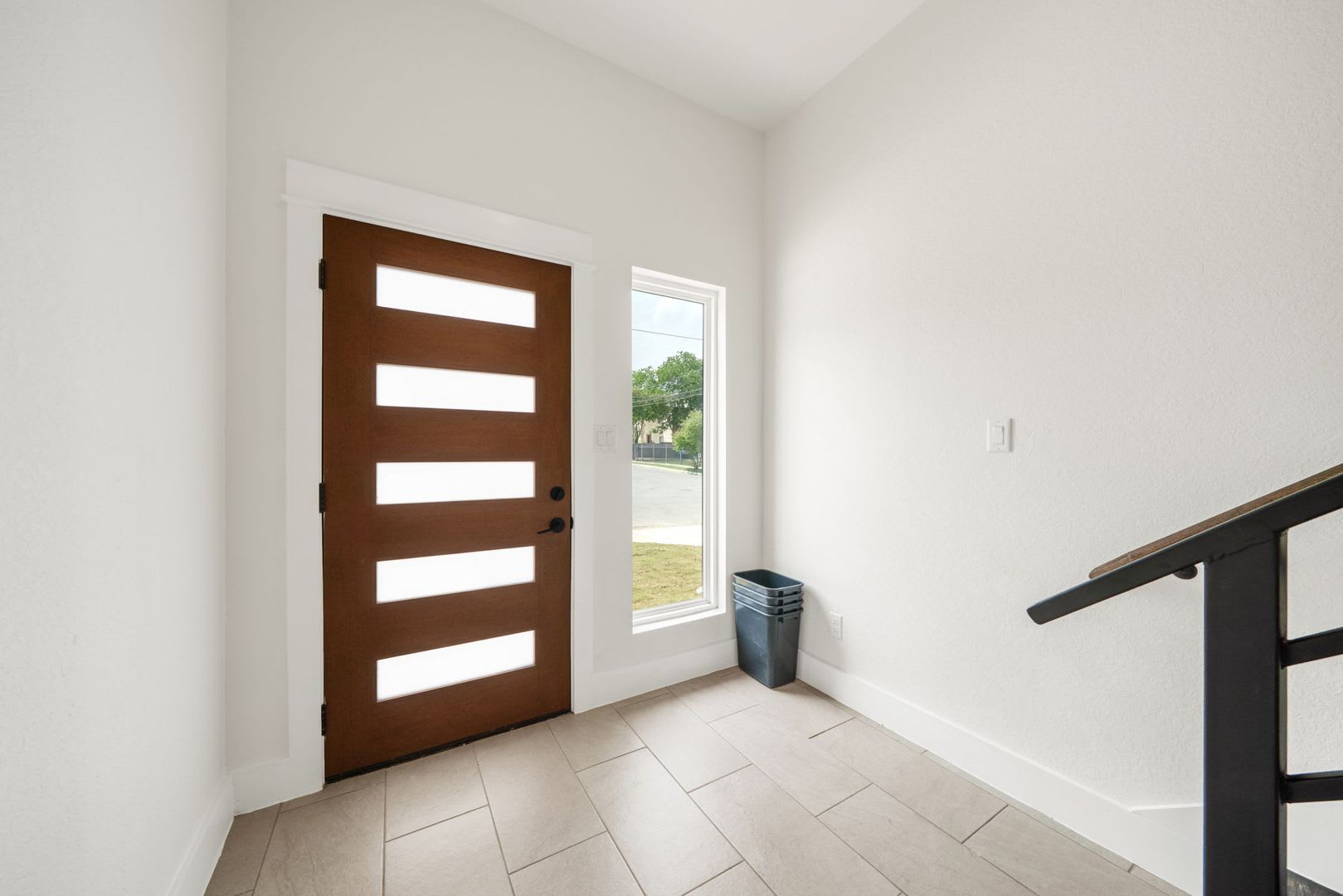 Room in 3 Bedroom Home at Princeton Ave – photo 5