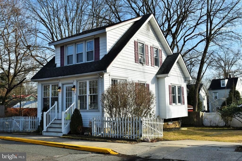 19 SNOWDEN AVENUE – photo 1