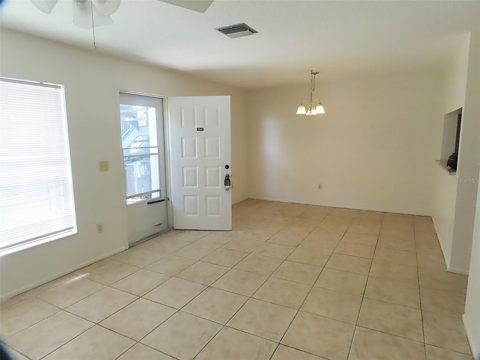 104 NORTHLAKE Drive – photo 4